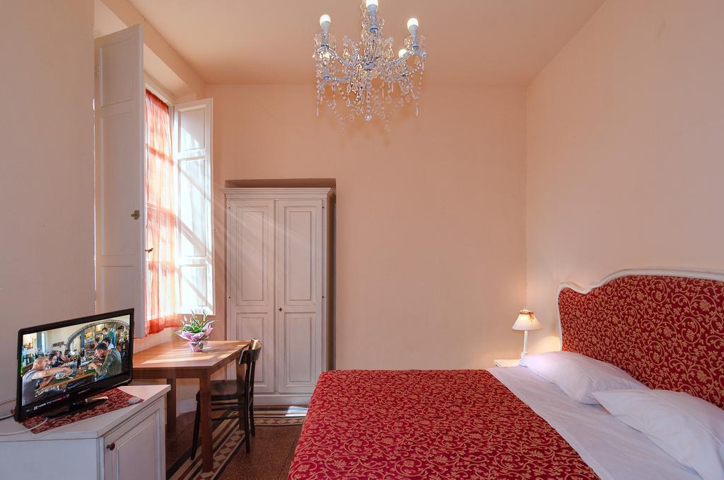 Hotel Galileo Pisa Exteriör bild